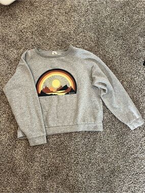 Roxy Gray Crewneck Sweatshirt with Sunset Mountain Graphic